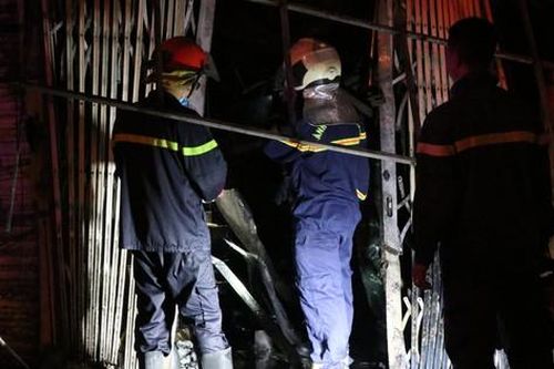 Phong tỏa hiện trường vụ cháy ở Thanh Trì khiến 3 người tử vong