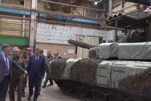 Xe tăng T-90M vô hiệu hóa tên lửa Javelin nhờ 'vải tàng hình' Nakidka