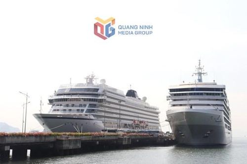 Quảng Ninh: 2 tàu biển quốc tế đưa gần 1200 khách đến Hạ Long