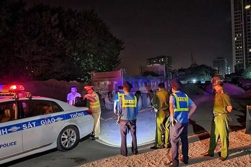 Hà Nội: Tài xế chở quá tải tăng ga bỏ chạy bị xử phạt gần 70 triệu đồng
