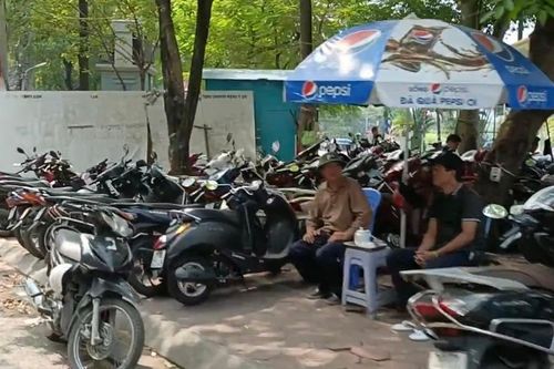 Tràn lan vi phạm trật tự đô thị trên phố Hoàng Cầu