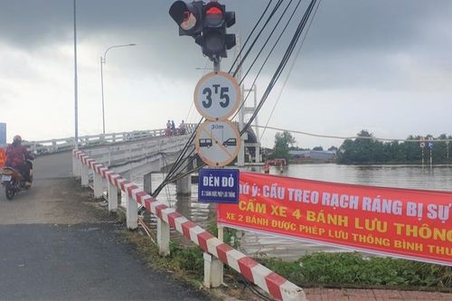 Công an điều tra vụ xe nặng gấp 10 lần tải trọng qua cầu
