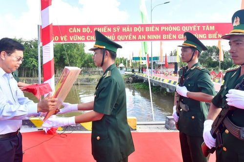 Cà Mau: Tổ chức Lễ thượng cờ tàu tuần tra BP 19.01.01