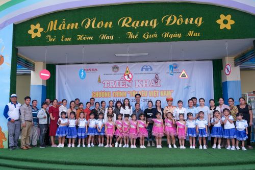Trẻ mẫu giáo Cần Thơ hào hứng trải nghiệm kỹ năng An toàn giao thông