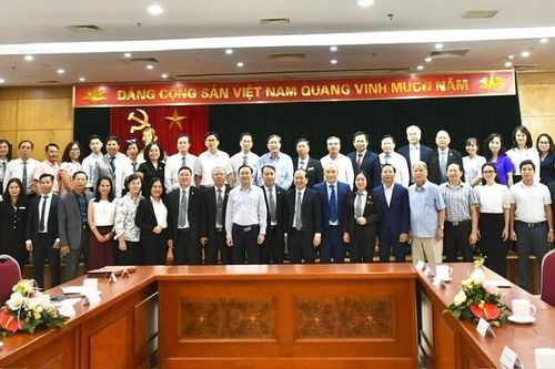 Bàn giải pháp hỗ trợ pháp lý cho người Việt Nam ở nước ngoài