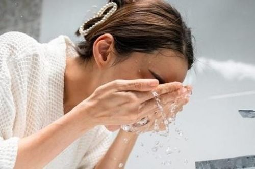 Ba cách đơn giản khi rửa mặt giúp làn da mịn màng hơn