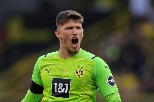 Chuyển nhượng cầu thủ Ngoại hạng Anh: Arsenal ưu tiên Ollie Watkins; Chelsea lên kế hoạch ký Gregor Kobel; MU nên mua Ronald Araujo