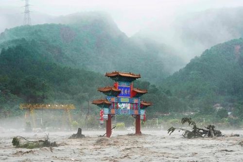 Trái đất đang tiến đến 'điểm bùng phát rủi ro' về khủng hoảng khí hậu