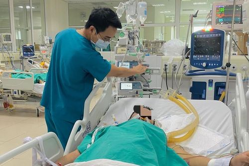 Chạy đua cứu bệnh nhân suy đa tạng do sốt xuất huyết