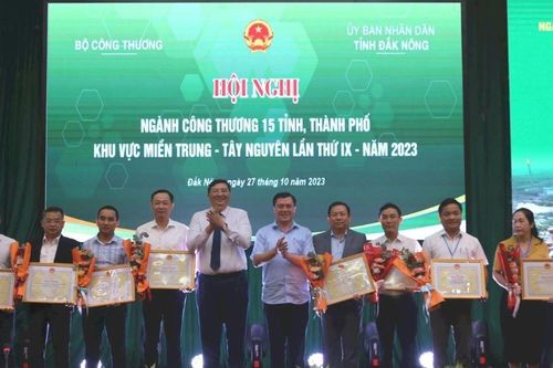 Hội nghị ngành Công thương 15 tỉnh, thành phố khu vực miền Trung - Tây Nguyên lần thứ IX