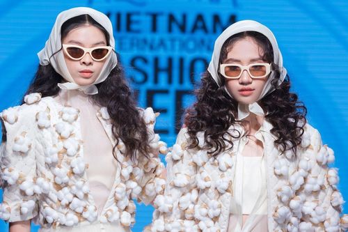 16 nhà thiết kế trình diễn thời trang bền vững tại Hà Nội