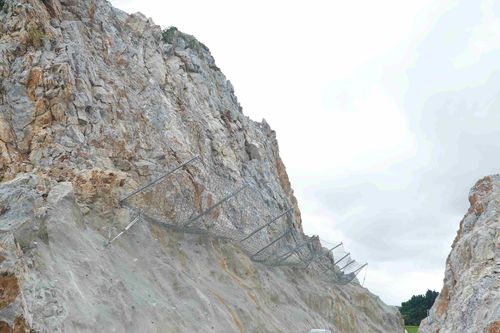 Giải pháp gia cố phòng đá rơi ở cầu vượt cao tốc qua Thanh Hóa