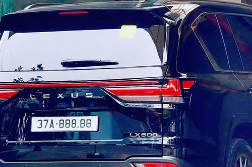 Bán Range Rover giữ biển ngũ quý 8, nhà giàu càng 'giàu' nhờ định danh biển số