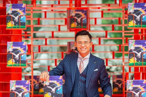 MC Đức Bảo VTV, Châu Bùi gây chú ý khi tạo dáng ở di tích hơn 100 năm tuổi