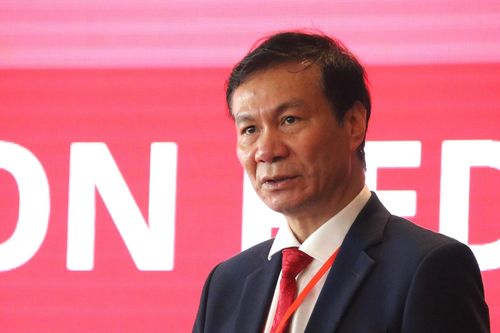 'Ai cũng có thể bình luận về giáo dục, giống như bình luận về bóng đá'