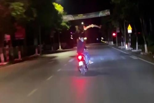 Bắt khẩn cấp thanh niên vi phạm nồng độ cồn 'kịch khung' còn thách thức CSGT