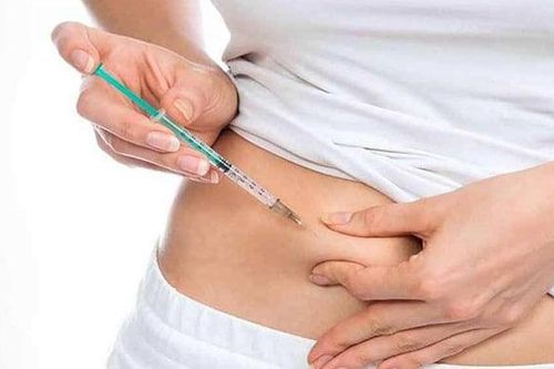 Lở loét toàn thân sau vài ngày tiêm thuốc tan mỡ giảm cân tại spa