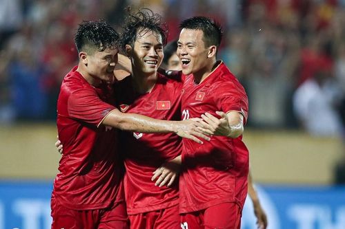 Đội tuyển Việt Nam tăng 1 bậc trên bảng xếp hạng của FIFA