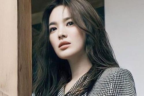 Ảnh khác lạ của Song Hye Kyo bị đào lại, còn lộ rõ dấu hiệu 'dao kéo'?