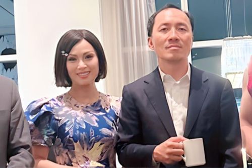 Chồng ca sĩ tỉ phú Hà Phương hiếm hoi lộ diện, chi tiết thể hiện mối quan hệ hôn nhân hiện tại