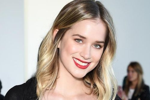 9X Elizabeth Lail với sự nghiệp điện ảnh ấn tượng và đa dạng