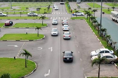 Vì sao Giám đốc, Phó Giám đốc Trung tâm đào tạo và sát hạch lái xe Cao Bằng bị khởi tố?
