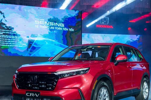 Mới ra mắt, Honda CR-V hybrid 2024 đã 'bán bia kèm lạc' 50 triệu đồng