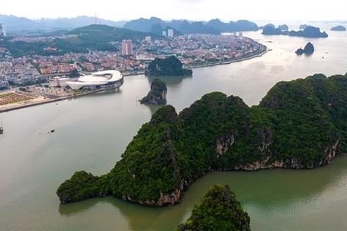 Hành trình đất mỏ thay áo