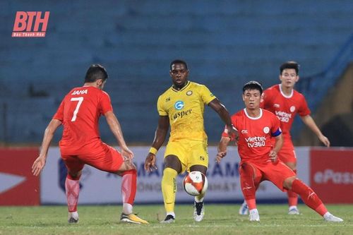 Đông Á Thanh Hóa hòa kịch tính với chủ nhà Viettel