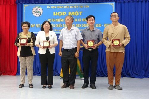 Huyện Tri Tôn tri ân những người góp công chiến thắng đại dịch COVID-19