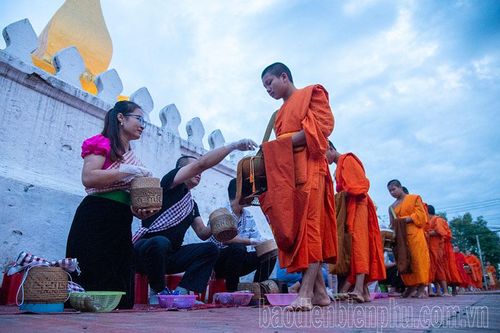 Đoàn famtrip khảo sát sản phẩm, dịch vụ du lịch tại cố đô Luông Pha Bang