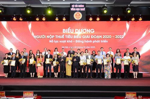 Hội nghị trực tuyến biểu dương người nộp thuế tiêu biểu giai đoạn 2020-2022 của Tổng cục Thuế