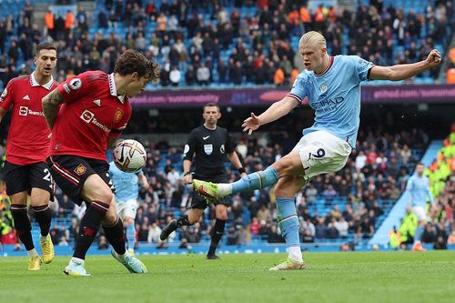 Đại chiến Ngoại hạng Anh: Man City dự đoán thắng Man United