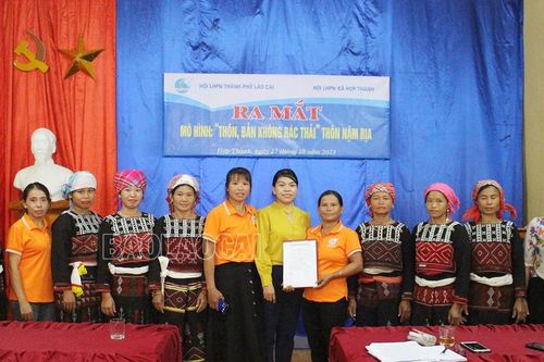 Hội Liên hiệp Phụ nữ thành phố Lào Cai ra mắt mô hình 'Thôn, bản không có rác thải' tại xã Hợp Thành