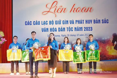 Liên hoan các Câu lạc bộ gìn giữ và phát huy bản sắc văn hóa dân tộc năm 2023.