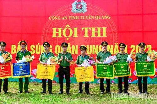 Gần 200 cán bộ chiến sĩ Công an Tuyên Quang tham gia Hội thi bắn súng quân dụng