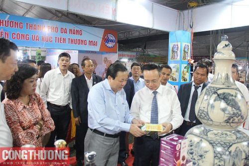 Khai mạc Hội chợ triển lãm hàng công nghiệp nông thôn tiêu biểu khu vực miền Trung - Tây Nguyên năm 2023