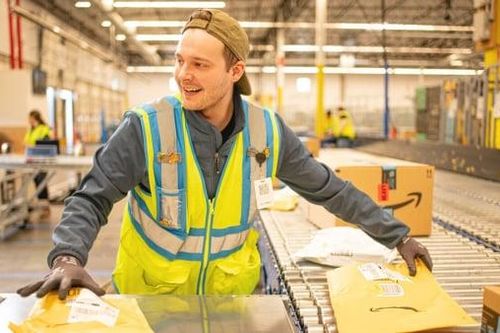 Kết quả kinh doanh của tập đoàn Amazon vượt dự báo