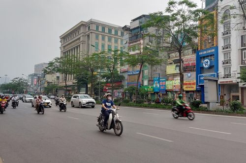 Va chạm với xe tải, 2 bố, con tử vong