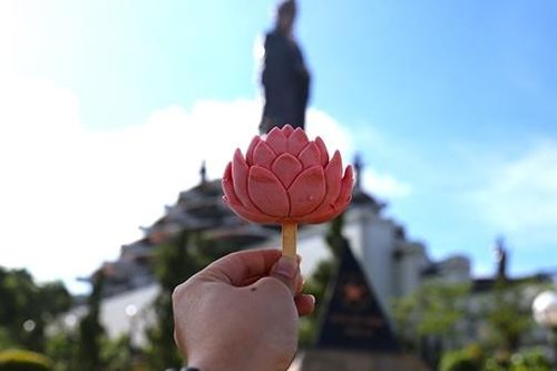 Độc lạ cây kem trên núi Bà Đen