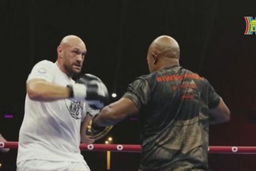 Tyson Fury và Francis Ngannou tổ chức tập luyện trước trận đấu