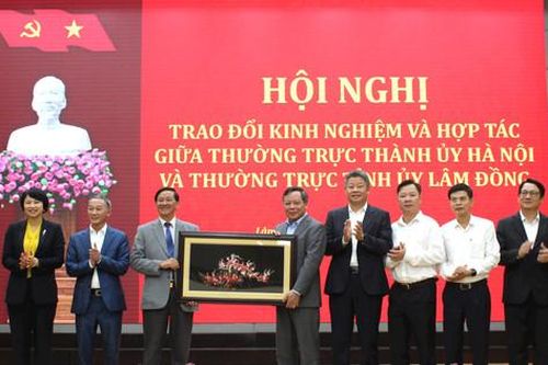 Hà Nội đề xuất 8 nội dung hợp tác với tỉnh Lâm Đồng