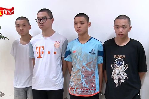 Hành vi táo tợn của những đứa trẻ 'dạt nhà'