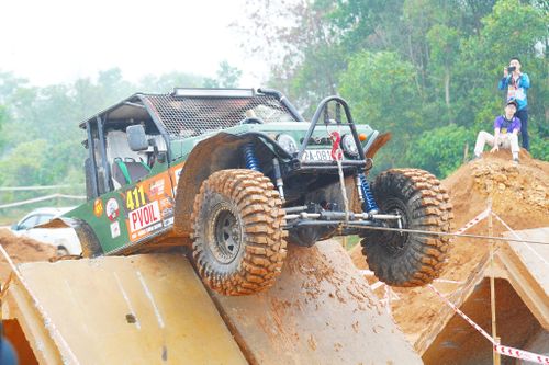 Cận cảnh những pha xử lý đầy kịch tính tại Giải đua xe Ô tô địa hình Việt Nam PVOIL CUP 2023