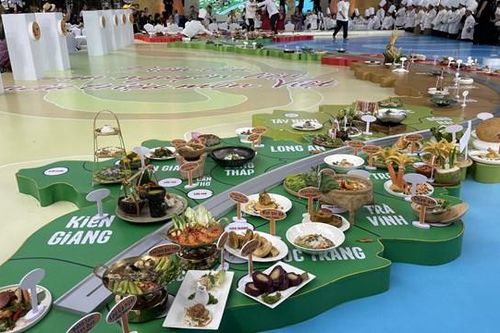 Du lịch 'bắt tay' với ẩm thực