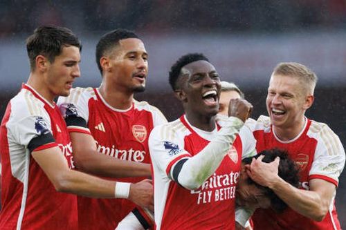 Tiền đạo 24 tuổi lập hat-trick trong chiến thắng 5 sao của Arsenal, 'Pháo thủ' phả hơi nóng vào Tottenham