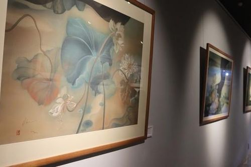 Quang cảnh tâm hồn của hai nữ họa sĩ trẻ qua triển lãm 'Vọng cảnh'