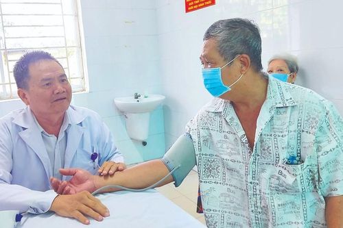Nâng chất y tế cơ sở: Địa phương cần vào cuộc chủ động hơn
