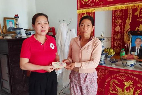 Bạn đọc Báo SGGP tiếp tục giúp đỡ người phụ nữ nuôi 3 con thơ