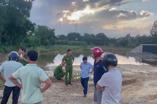 Học sinh tử vong do rơi xuống hố công trình cao tốc ở Quảng Trị